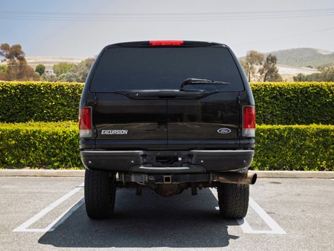 Used 2005 Ford Excursion Limited AWD/4WD image 6