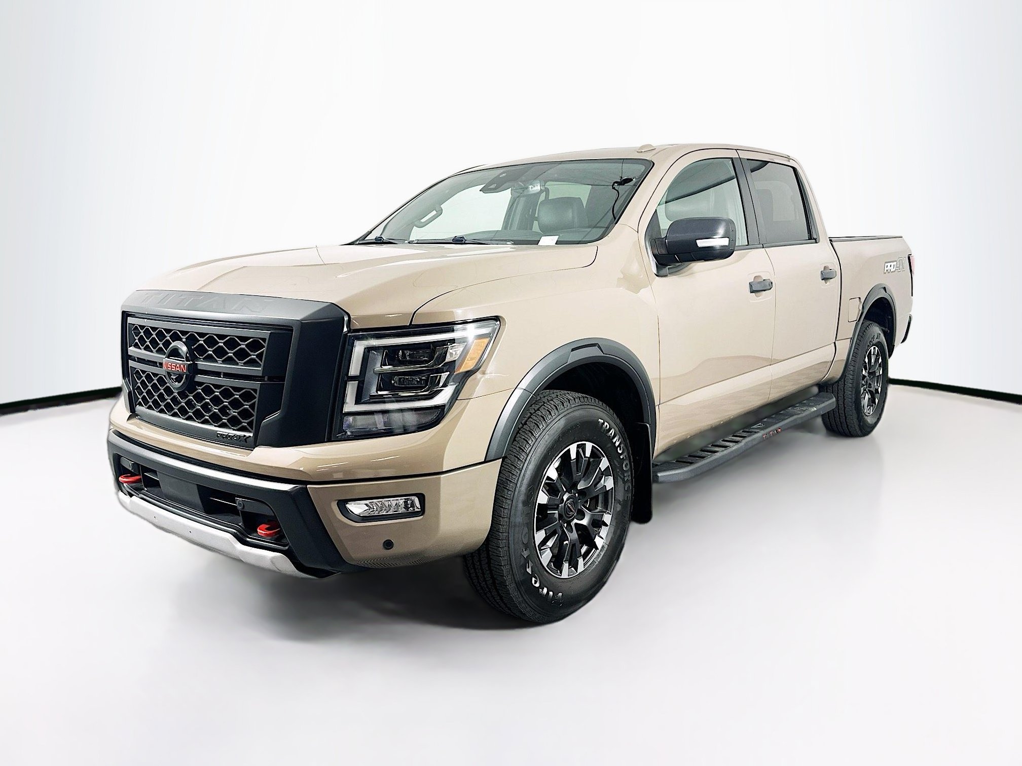 Used 2021 Nissan Titan PRO-4X w/ Pro-4x Convenience Package AWD/4WD image 3