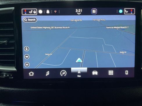 Used 2022 Chrysler Voyager LX image 40