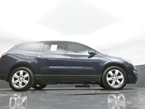 Used 2017 Chevrolet Traverse LT w/ Style and Technology Package AWD/4WD image 30