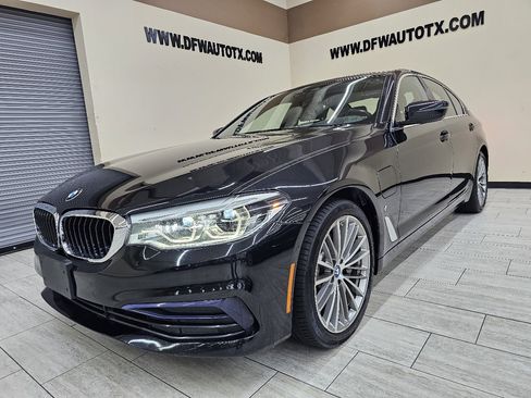 Used 2019 BMW 530e w/ Premium Package image 2