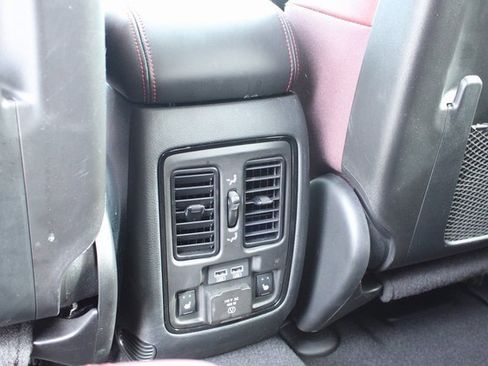 Used 2025 Dodge Durango GT image 33