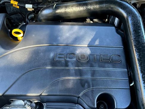 Used 2023 Chevrolet Equinox RS image 28