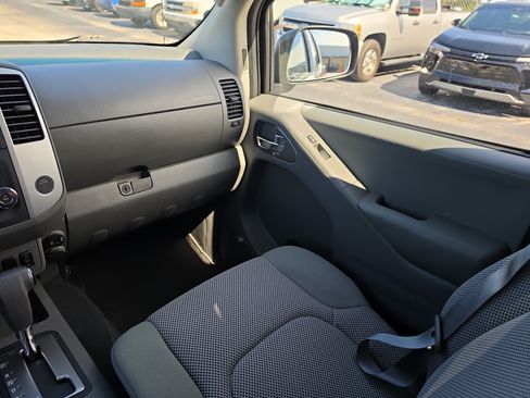 Used 2019 Nissan Frontier SV w/ Value Truck Package RWD image 10