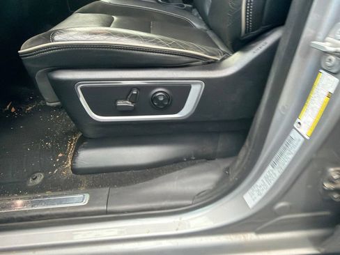 Used 2019 RAM 1500 Laramie AWD/4WD image 15