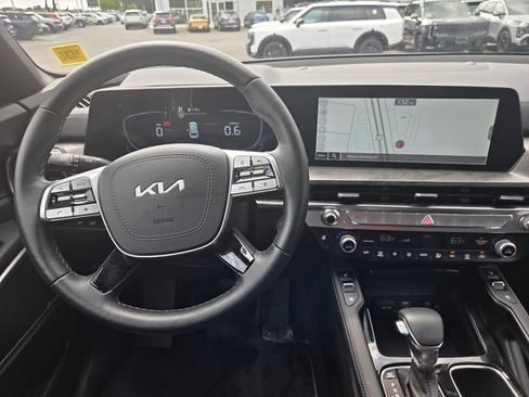 Used 2025 Kia Telluride AWD image 13