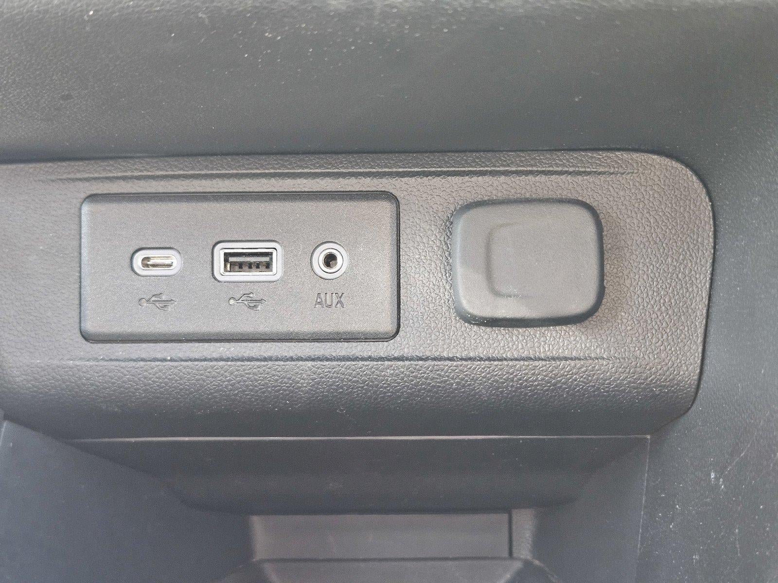 Used 2023 Buick Encore GX Preferred w/ Cold Weather Comfort Package FWD image 18