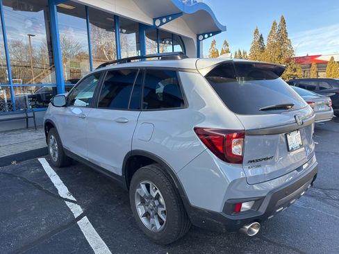 Used 2023 Honda Passport TrailSport image 5