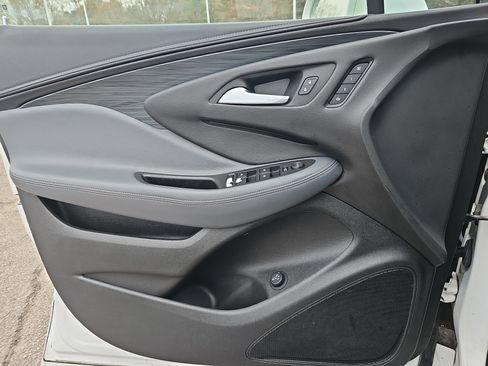 Used 2020 Buick Envision Essence image 27