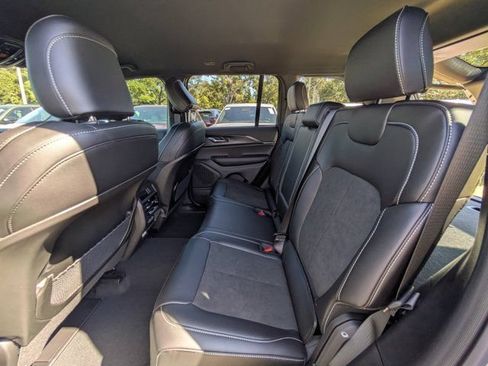 New 2025 Jeep Grand Cherokee Altitude RWD image 12