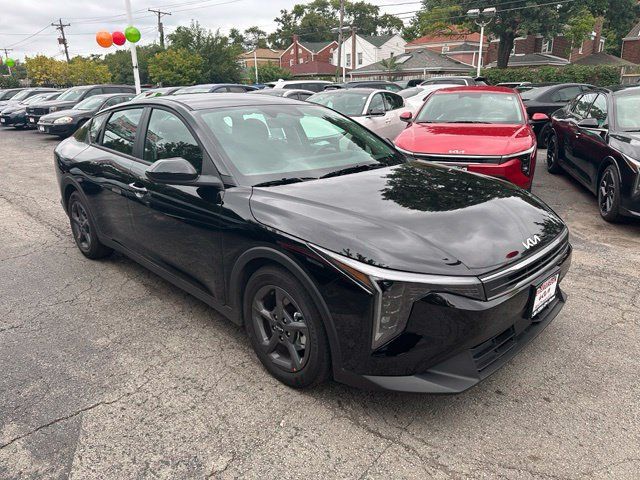 Used 2026 Kia K4 FWD image 3