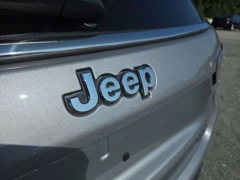 Used 2020 Jeep Compass Latitude FWD image 10