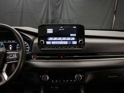 Used 2024 Mitsubishi Outlander SE image 27