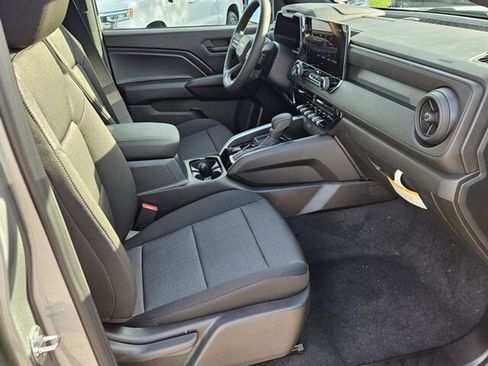 Used 2026 Chevrolet Colorado W/T w/ WT Custom Package image 15