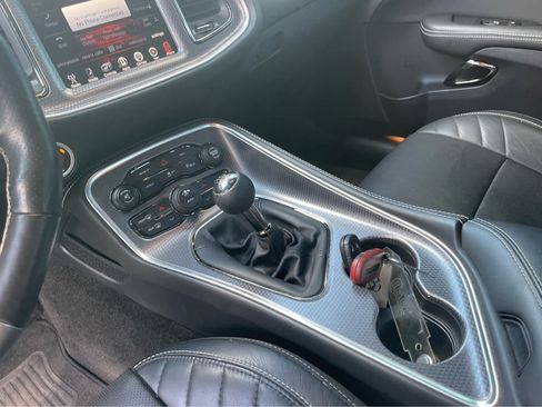 Used 2015 Dodge Challenger SRT Hellcat RWD image 16