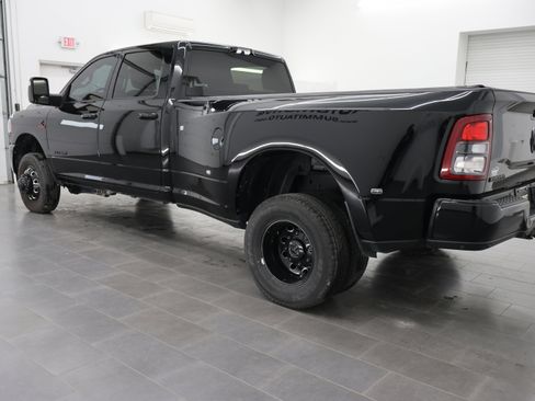 Used 2024 RAM 3500 Big Horn w/ Night Edition AWD/4WD image 6