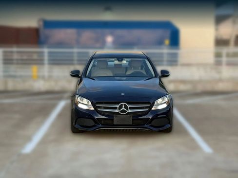Used 2018 Mercedes-Benz C 300 Sedan image 2
