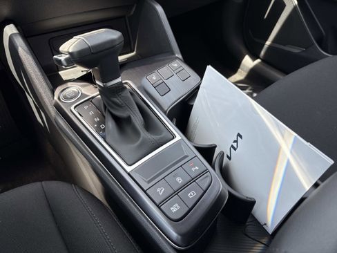 New 2026 Kia Sportage LX w/ LX Convenience Package FWD image 25