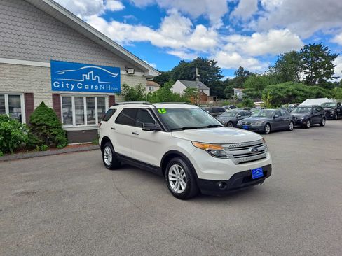 Used 2015 Ford Explorer XLT w/ Equipment Group 202B AWD/4WD image 2