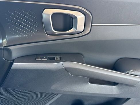 New 2025 Kia Sorento S image 21