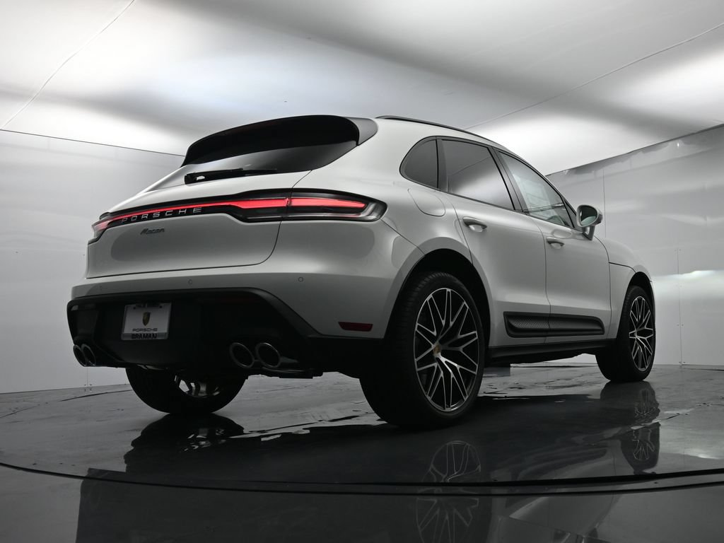 Certified 2026 Porsche Macan AWD/4WD image 28