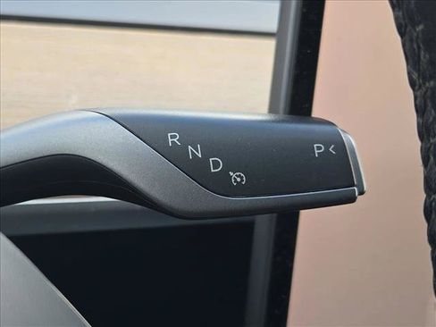 Used 2023 Tesla Model Y Long Range AWD/4WD image 12