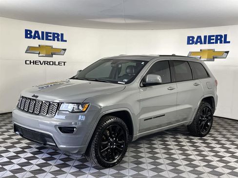 Used 2020 Jeep Grand Cherokee Altitude image 1
