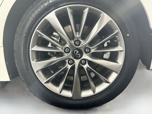 Used 2019 INFINITI Q50 Luxe w/ Essential Package (3.0T Luxe) image 11