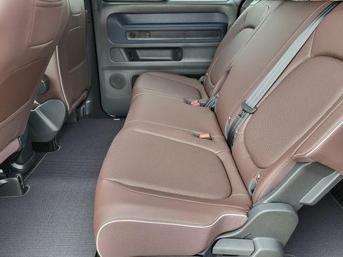 New 2025 Volkswagen ID. Buzz Pro S image 18