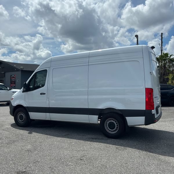 Used 2025 Mercedes-Benz Sprinter 2500 image 6