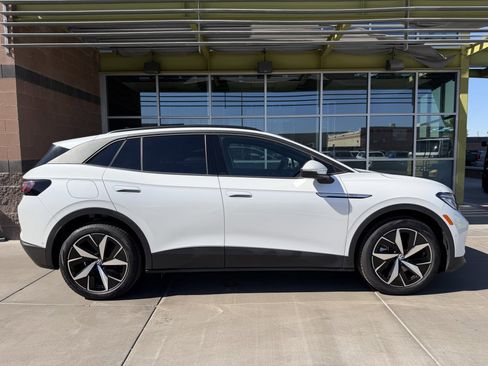 Used 2024 Volkswagen ID.4 Pro S image 9