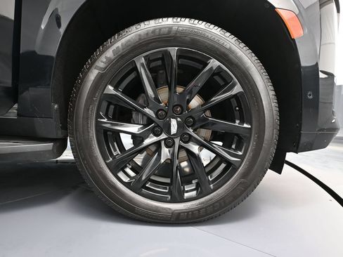 Used 2021 Cadillac Escalade Sport w/ LPO, Illumination Package AWD/4WD image 11