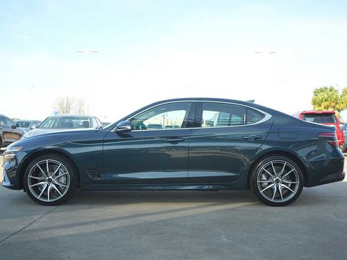 Used 2024 Genesis G70 2.5T image 3