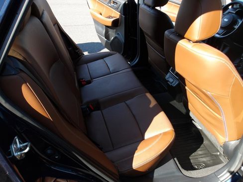 Used 2018 Subaru Outback 2.5i Touring AWD/4WD image 11