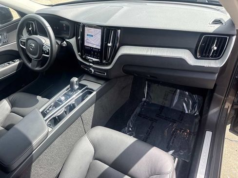 Certified 2025 Volvo XC60 B5 Plus AWD/4WD image 18