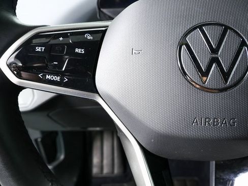 Certified 2022 Volkswagen ID.4 Pro image 9