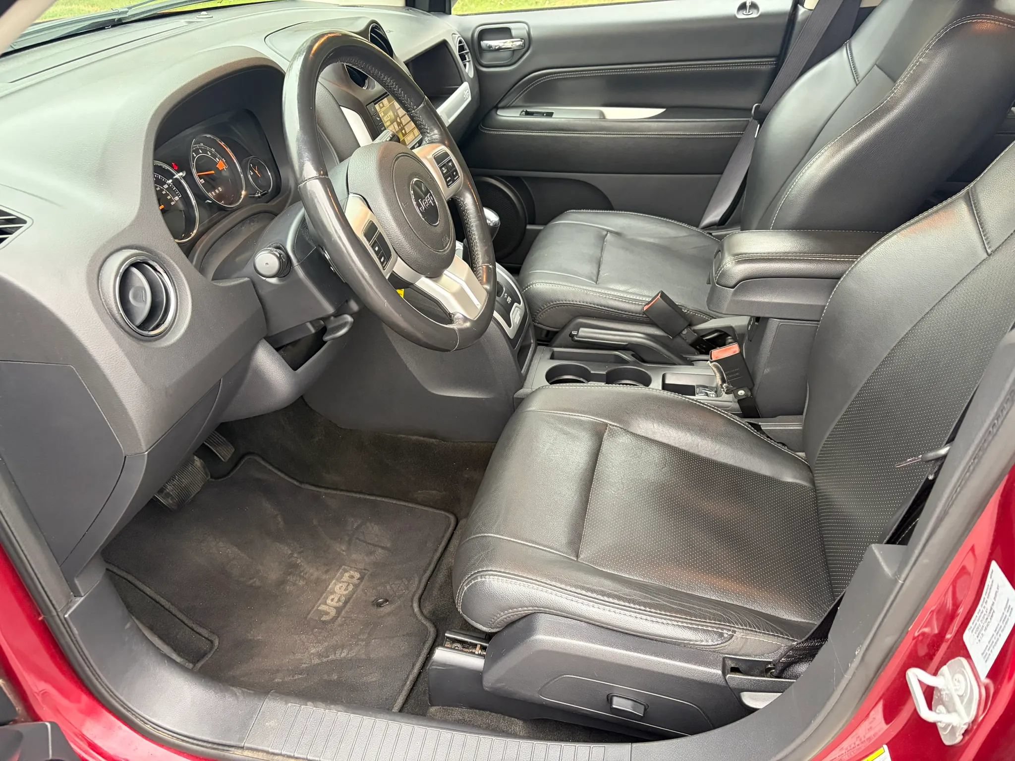 Used 2016 Jeep Compass High Altitude AWD/4WD image 9