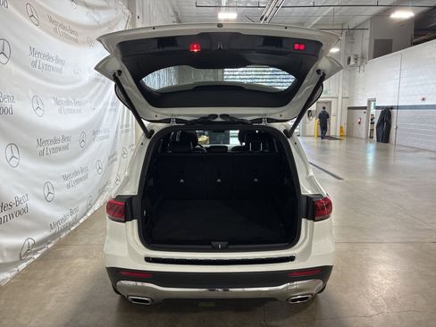 Used 2021 Mercedes-Benz GLB 250 4MATIC image 6