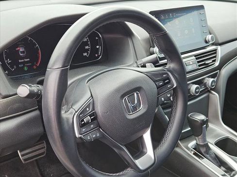 Used 2018 Honda Accord Sport image 9