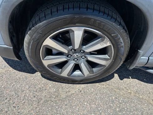 Used 2023 Honda Pilot Touring image 10