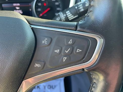 Used 2020 Chevrolet Equinox LT FWD image 18