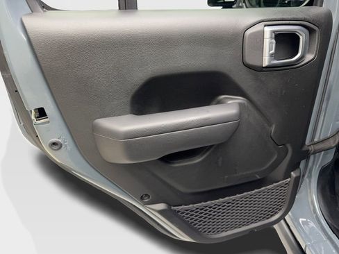 Used 2024 Jeep Wrangler Willys image 39