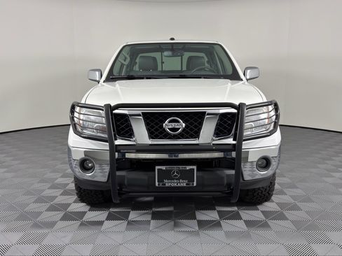 Used 2019 Nissan Frontier SL image 2