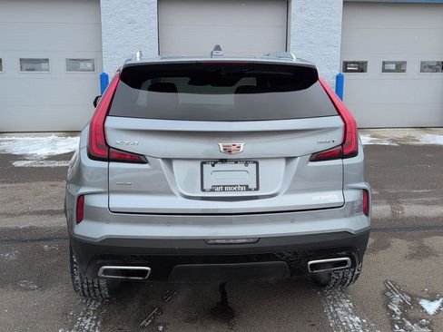 Used 2024 Cadillac XT4 Premium Luxury image 4