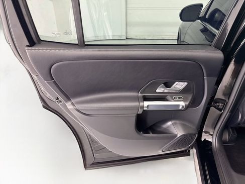 Used 2023 Mercedes-Benz GLB 250 image 25