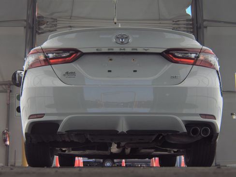 Used 2023 Toyota Camry SE image 8