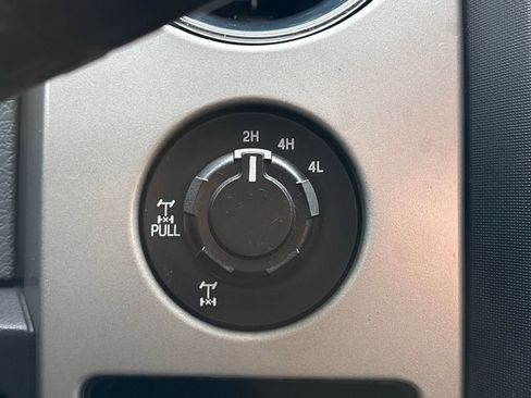 Used 2013 Ford F150 XLT w/ XLT Chrome Pkg image 18