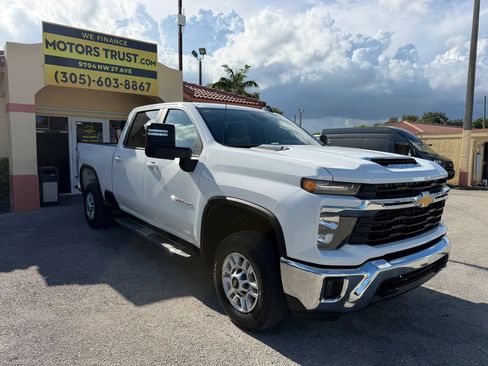Used 2025 Chevrolet Silverado 2500 LT w/ Convenience Package AWD/4WD image 7