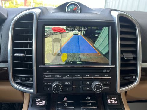 Used 2016 Porsche Cayenne Diesel image 29