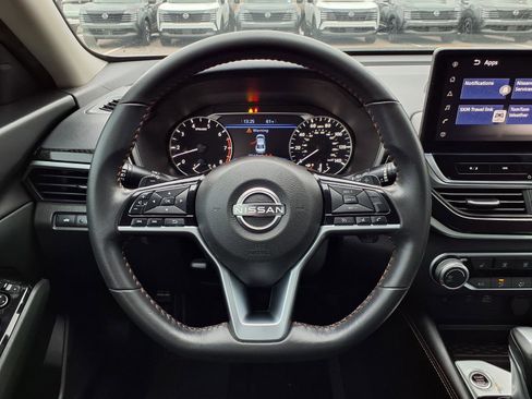 Used 2024 Nissan Altima 2.5 SR w/ SR Premium Package image 14